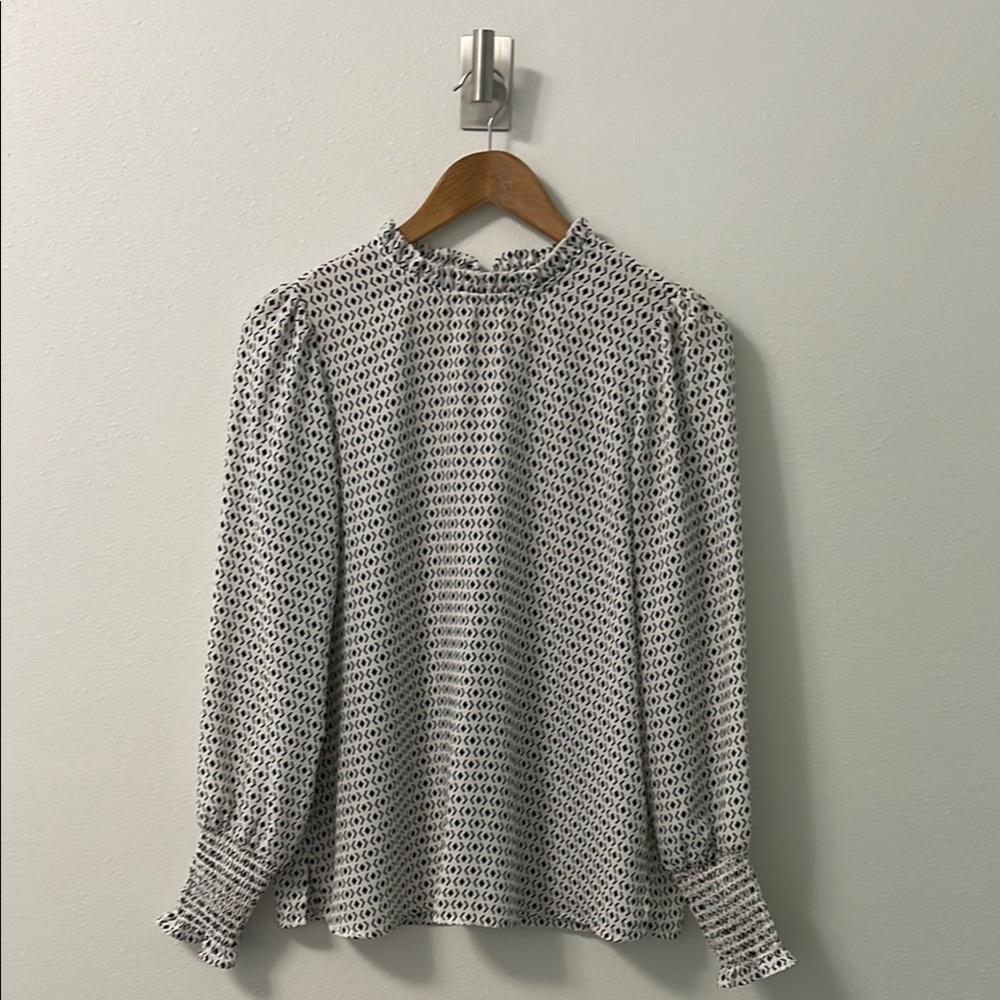 Elegant Black and White Patterned Women's Top